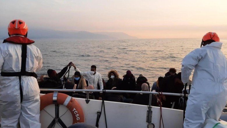 Türk kara sularına itilen 75 düzensiz göçmen kurtarıldı