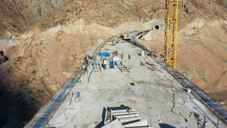 Türkiye'nin 2'nci en yüksek ayaklı viyadüğünde sona doğru