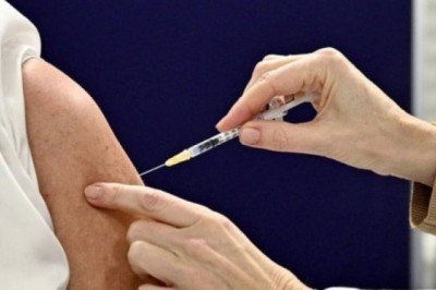 Aşı olmayanların sokağa çıkması yasaklanıyor!