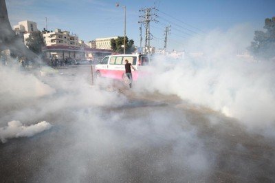 İsrail askerlerinden Arafat'ı anma yürüyüşlerine müdahale: 14 yaralı