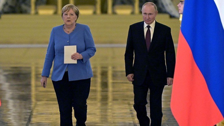 Putin ile Merkel'in gündemi: BelarusAB sınırındaki göçmen krizi