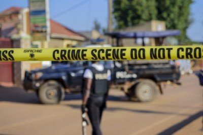 Uganda'da bombaya çekiçle vuran kişi hayatını kaybetti