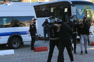 3 ilde organize suç örgütü operasyonunda 12 tutuklama