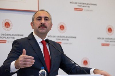 Adalet Bakanı Gül: Yeni ve sivil bir anayasayı ortaya koymamız lazım