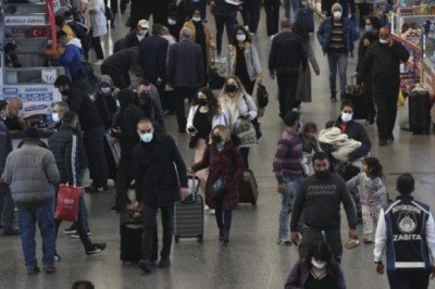 AŞTİ'de ara tatil öncesi yoğunluk