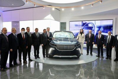 Bakan Varank ile TBMM Sanayi Komisyonu üyelerinden TOGG'a ziyaret