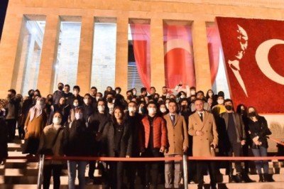 Başkentliler Büyükşehir ev sahipliğinde 10 Kasım Haftasında Atatürk’ü andı   