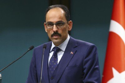 İbrahim Kalın: Yasa dışı göçmen krizinin Türkiye ile ilgisi yok