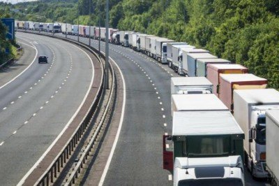 İspanya'da kamyon şoförleri grev kararı aldı