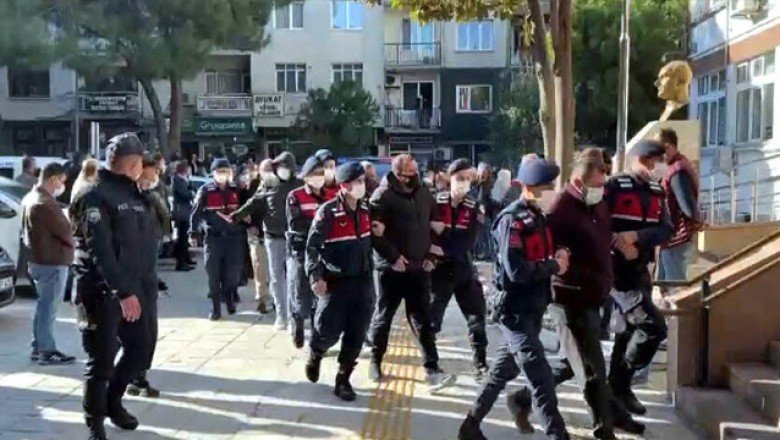 İzmir Kemalpaşa'da rüşvet operasyonu: 3 tutuklama