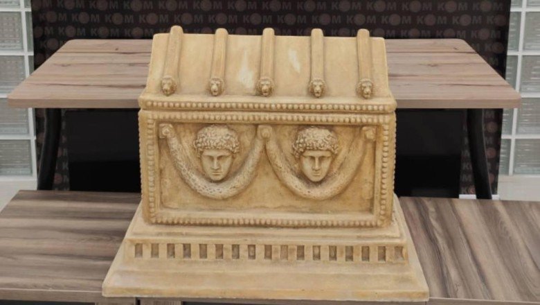 Manisa'da Roma dönemine ait lahit ele geçirildi