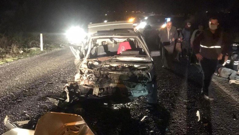 Manisa'da traktör ile otomobil çarpıştı: 1 ölü, 6 yaralı