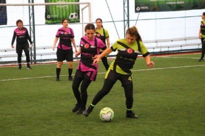 'Neden olmasın' diyen Tekirdağlı kadınlar halı saha maçı yaptı