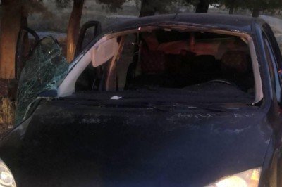 Park halindeki otomobilde çakmak gazı tüpü patladı: 2 yaralı