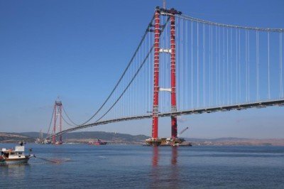 Simgelerin köprüsünde son tabliye montajı tamamlandı