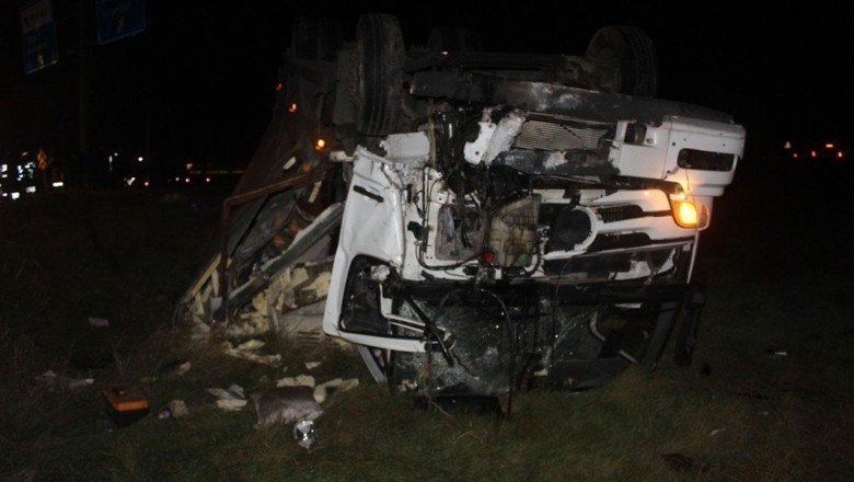 Tekirdağ'da otomobil ile kamyon çarpıştı: 1 ölü, 2 yaralı