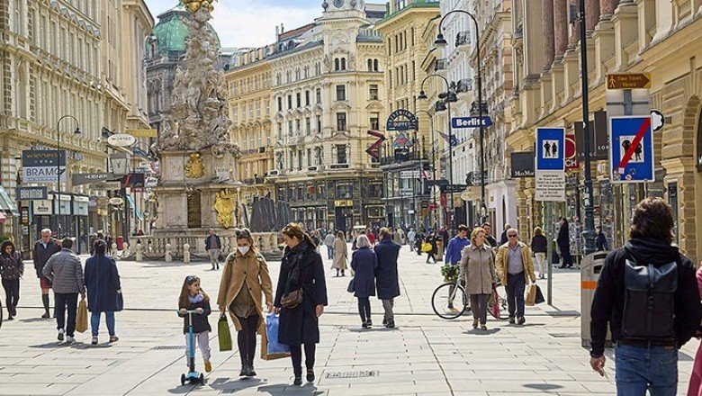 Avusturya'da aşısızlara sokağa çıkma kısıtlaması