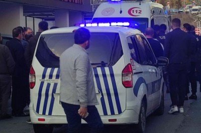 Bağcılar'da oto galerisine silahlı saldırı: 3 ölü