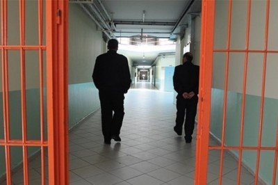 Çıplak arama gitti, ‘utanma duygusunu ihlal etmeyecek detaylı arama’ geldi!