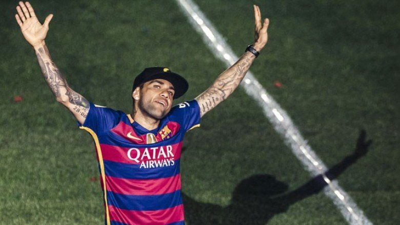 Dani Alves yeniden Barcelona’da