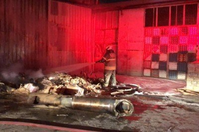 İzmir'de mobilya atölyesinde yangın