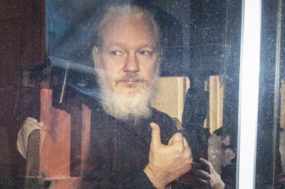 Julian Assange’ın cezaevinde evlenmesine izin çıktı