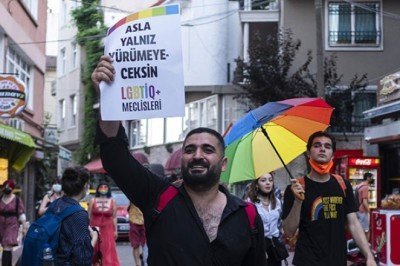 Kamuda da özelde de LGBTİ+’lar saklanıyor!