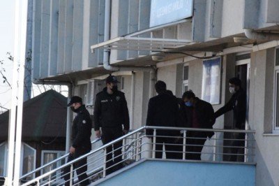 Kendisinden boşanmak isteyen kadını aracıyla çarparak öldüren erkek tutuklandı