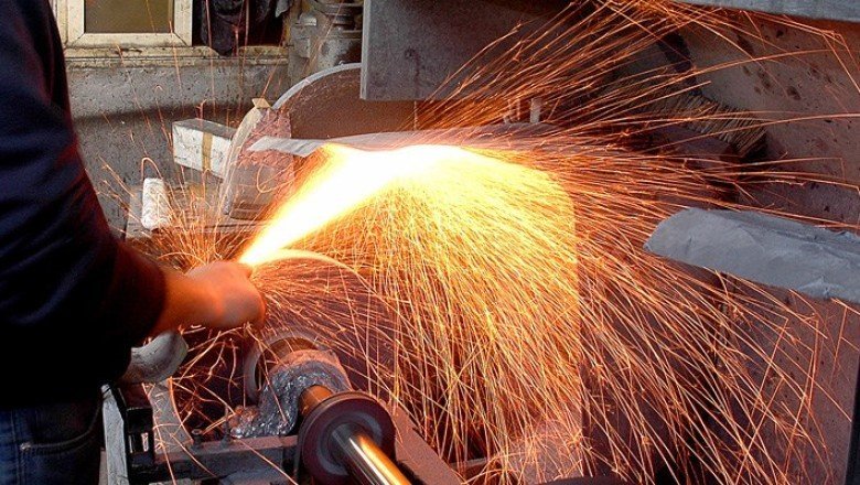 Sanayi üretiminde aylık bazda düşüş