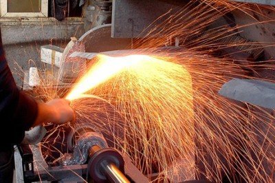 Sanayi üretiminde aylık bazda düşüş