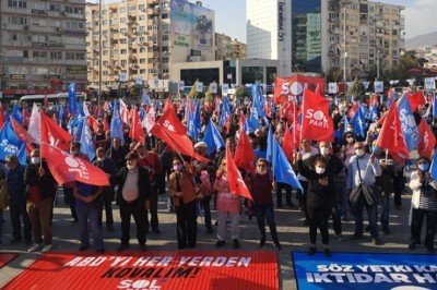 SOL Parti’den İzmir’de ‘Devrimci Demokratik Cumhuriyet’ mitingi: Helalleşme değil, hesaplaşma zamanı