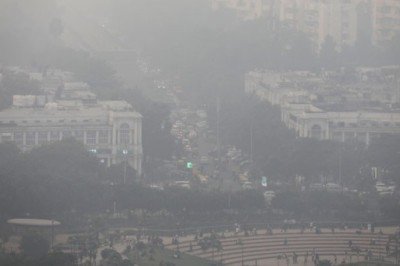 Yeni Delhi'de hava kirliliği nedeniyle eğitime ara verildi