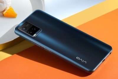 Yerli ve bütçe dostu telefon: Vivo Y21s satışa çıktı