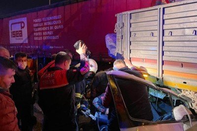 Adana'da zincirleme trafik kazası: 1ölü, 4 yaralı