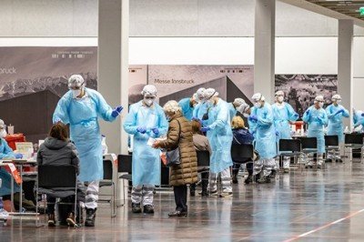 Avusturya'da aşısızlar için sokağa çıkma yasağı başlıyor