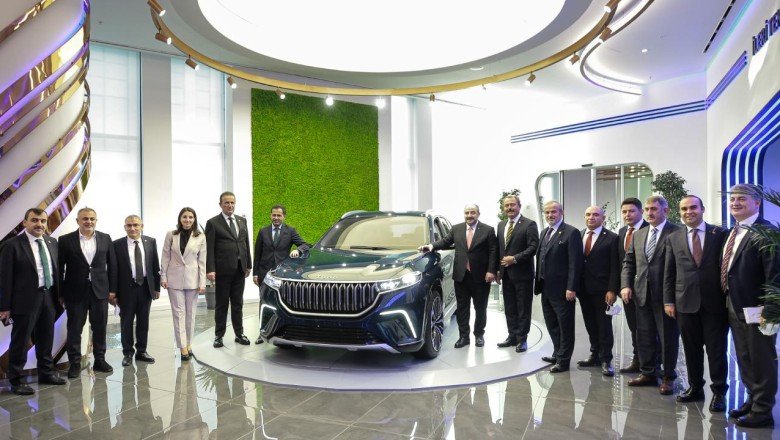 Bakan Varank ve Komisyon üyeleri TOGG'u ziyaret etti