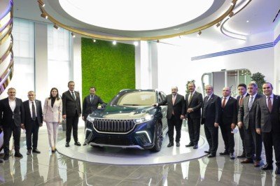 Bakan Varank ve Komisyon üyeleri TOGG'u ziyaret etti