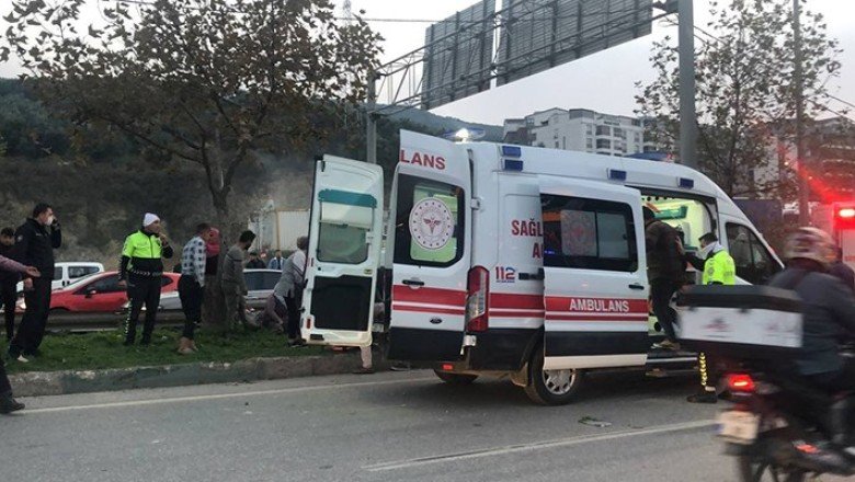 Bursa'da tarım işçilerini taşıyan minibüs devrildi: 13 yaralı