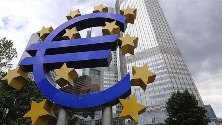 Euro Bölgesi'nde sanayi üretimi azaldı