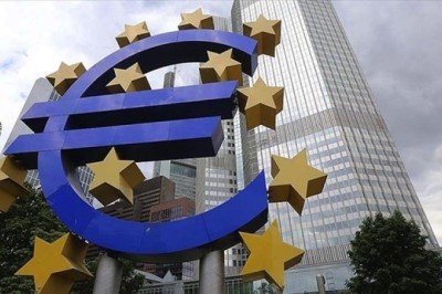 Euro Bölgesi'nde sanayi üretimi azaldı