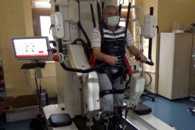 Hastaneye sedye ile girdi yürüyerek çıktı