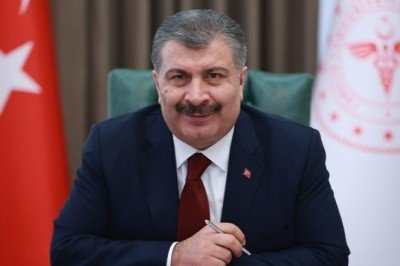 Holding yönetir gibi bakanlık yönetiyor