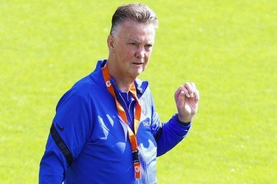 Hollanda Milli Takım Teknik Direktörü Louis van Gaal sakatlandı