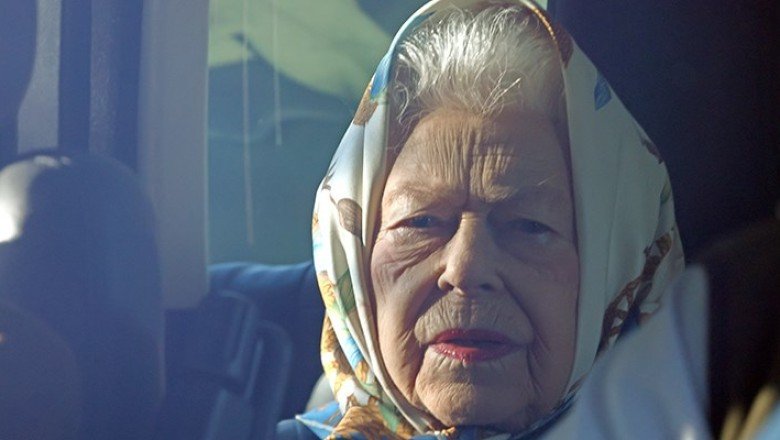 İngiltere Kraliçesi Elizabeth belini incittiği için törene katılamadı