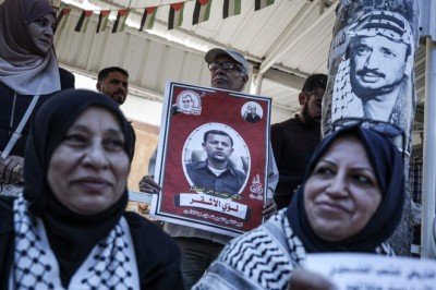 İsrail hapishanelerinde grev yapan Filistinlilere Gazze'den destek