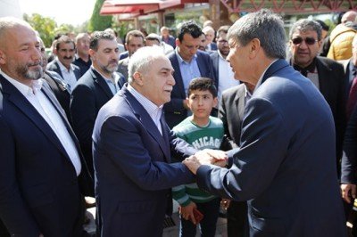 İstifa etti, geri döndü, gözdağı verdi