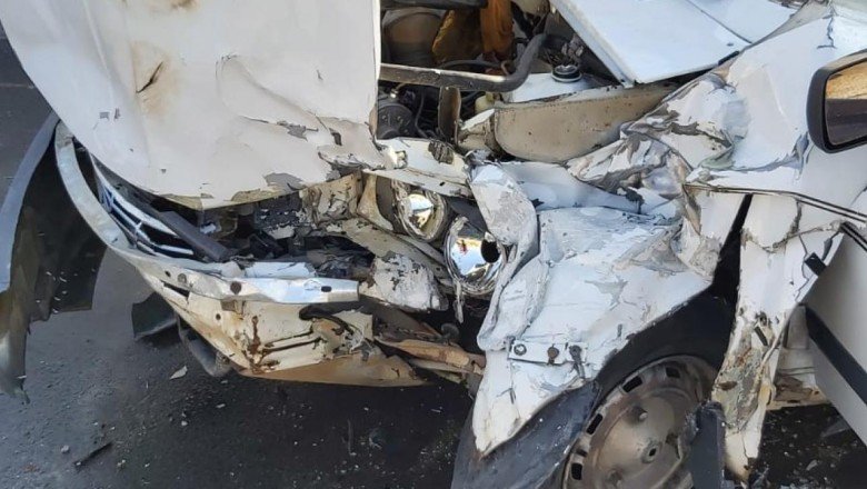 Kavşağa kontrolsüz giren araç kazaya neden oldu