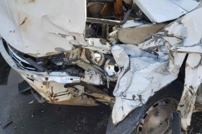 Kavşağa kontrolsüz giren araç kazaya neden oldu