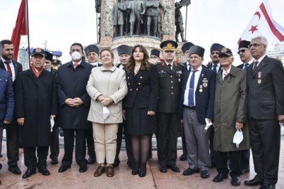KKTC'nin kuruluş yıl dönümü Taksim'de kutlandı