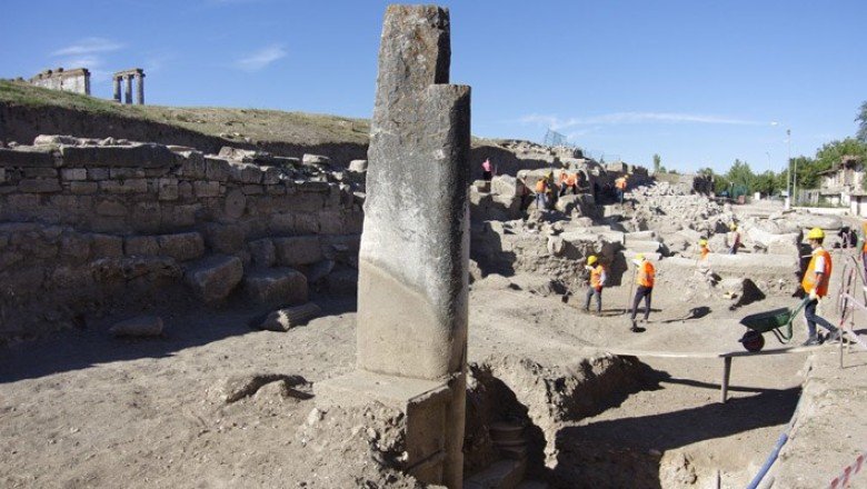 Kütahya'da yıllarca türbe sanılan yer arkeolojik kazı sonrası boş çıktı